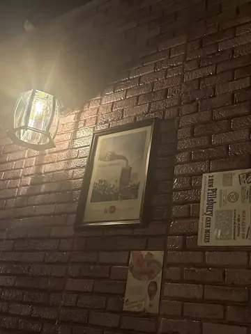벽등과 액자 — 곁혼술바 구월점, 쵸리287님 사진