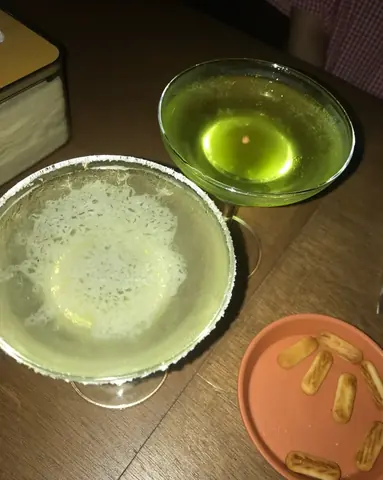 초록 칵테일 두 잔 — 곁혼술바 구월점, scr****님 사진