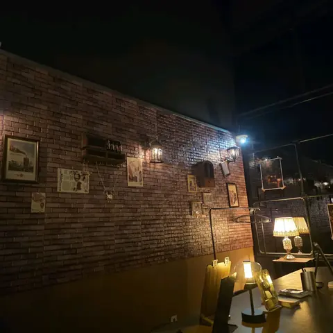 벽돌 벽 조명 — 곁혼술바 구월점, eve****님 사진