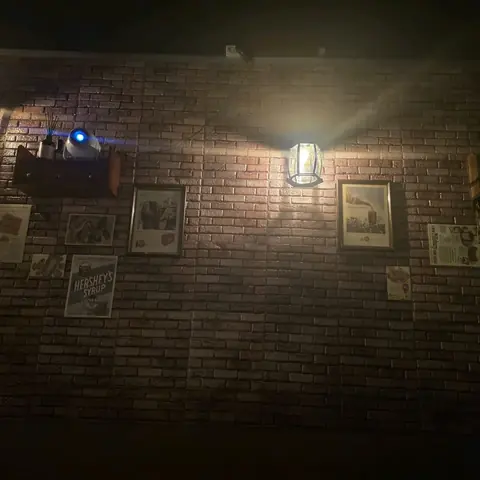 벽등과 액자 — 곁혼술바 구월점, eve****님 사진
